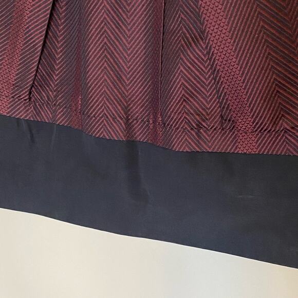 BCBG Max AZRIA burgundy and black skirt size 4 - Picture 5 of 6